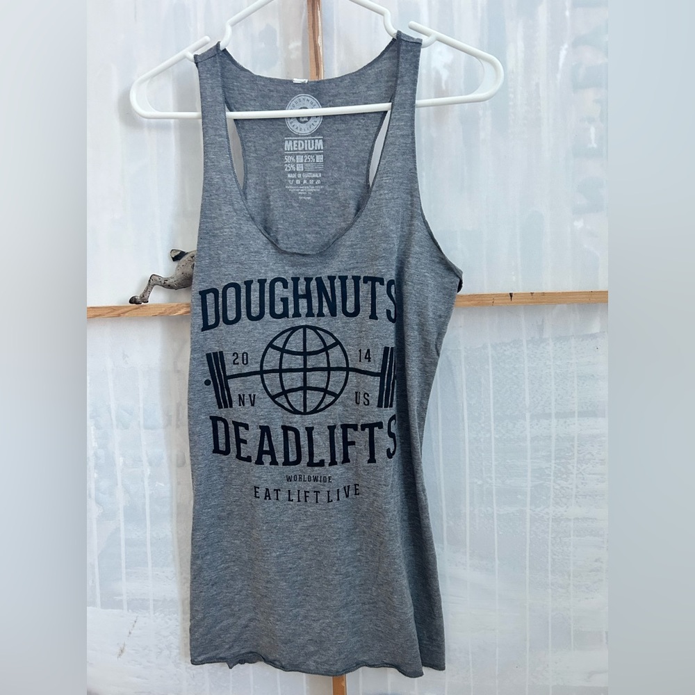 DOUGHNUTS & DEADLIFTS, tank, M